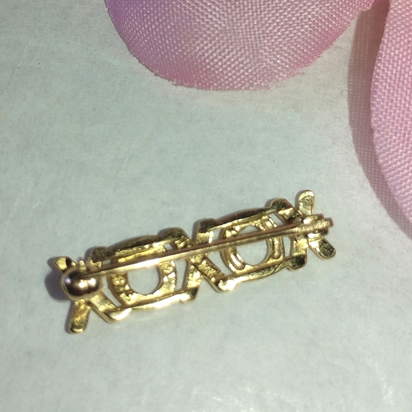 14k HUGS & KISSES PIN - YELLOW GOLD - MICHAEL ANTHONY - Picture 2 of 6